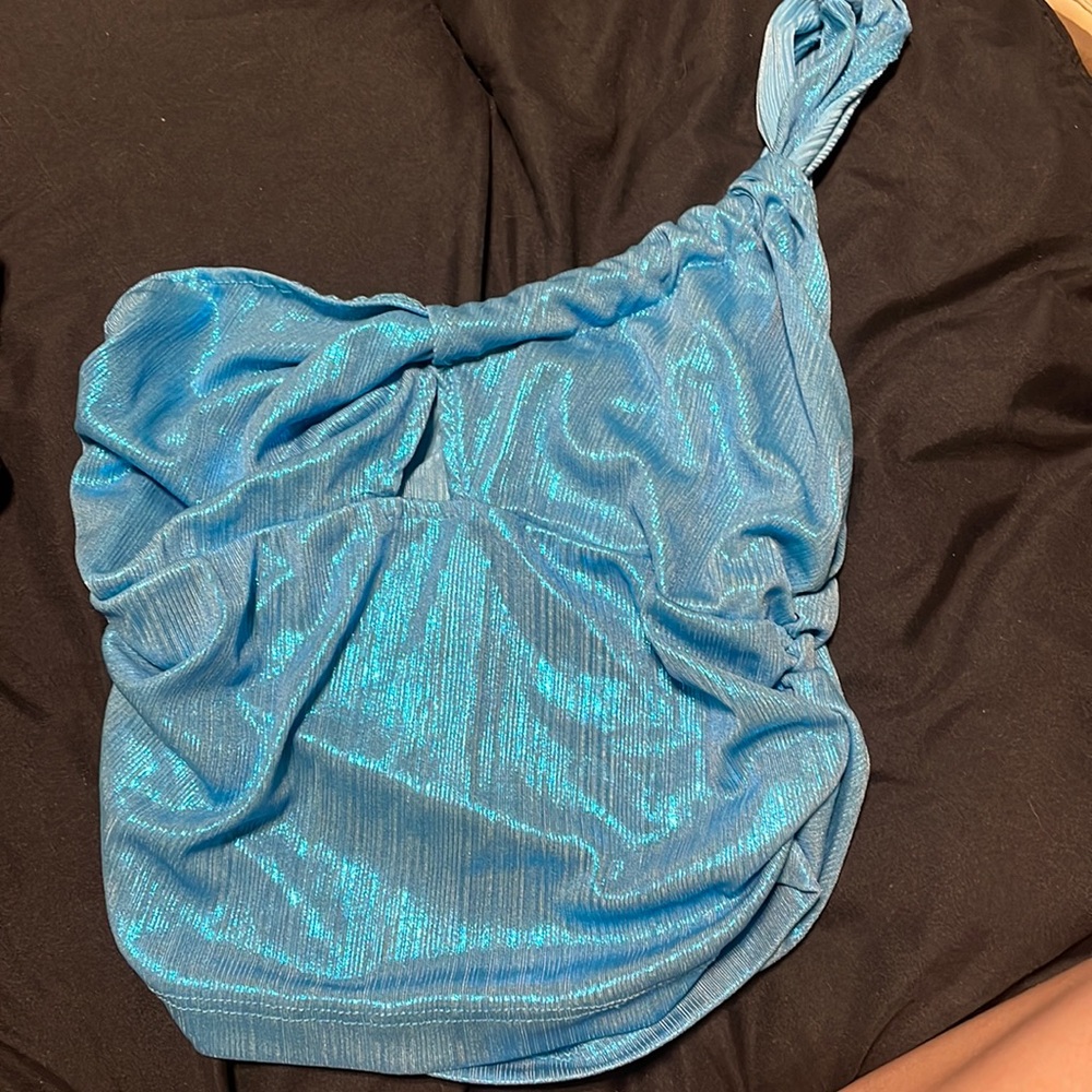 blue crop top